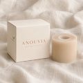 La Bande Anouvia — rouleau de bande silicone anti-cicatrices et sa boîte crème